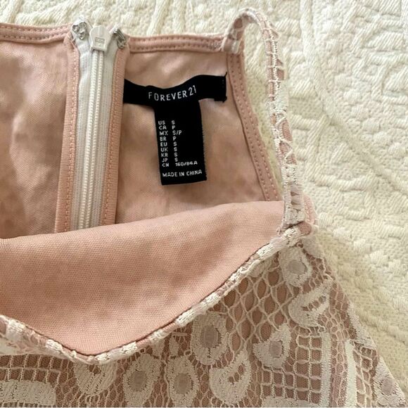 Forever 21 size S Bodycon Crochet Overlay High Neck Scallop Hem Dress - Picture 4 of 10